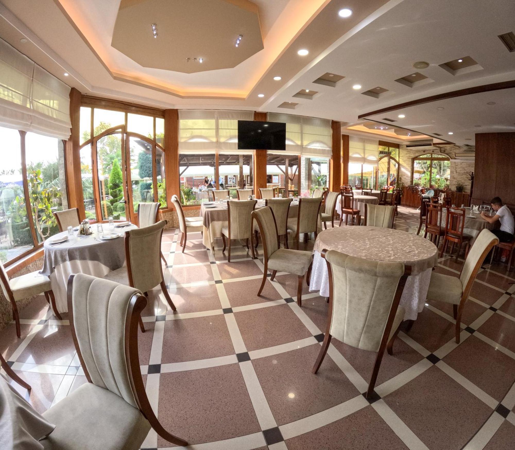Buna Park Hotel ชโคเดอร์ ภายนอก รูปภาพ