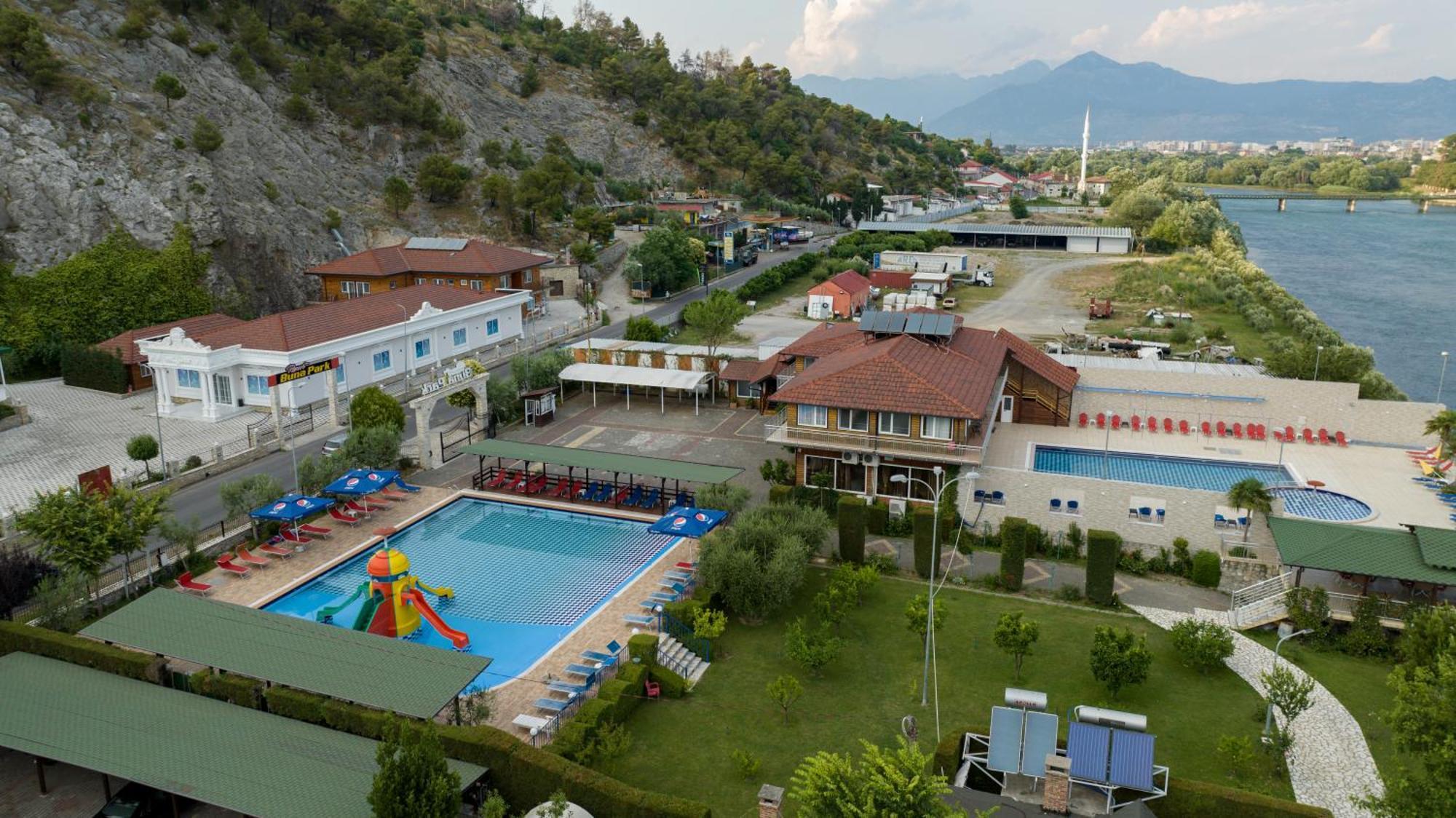 Buna Park Hotel ชโคเดอร์ ภายนอก รูปภาพ